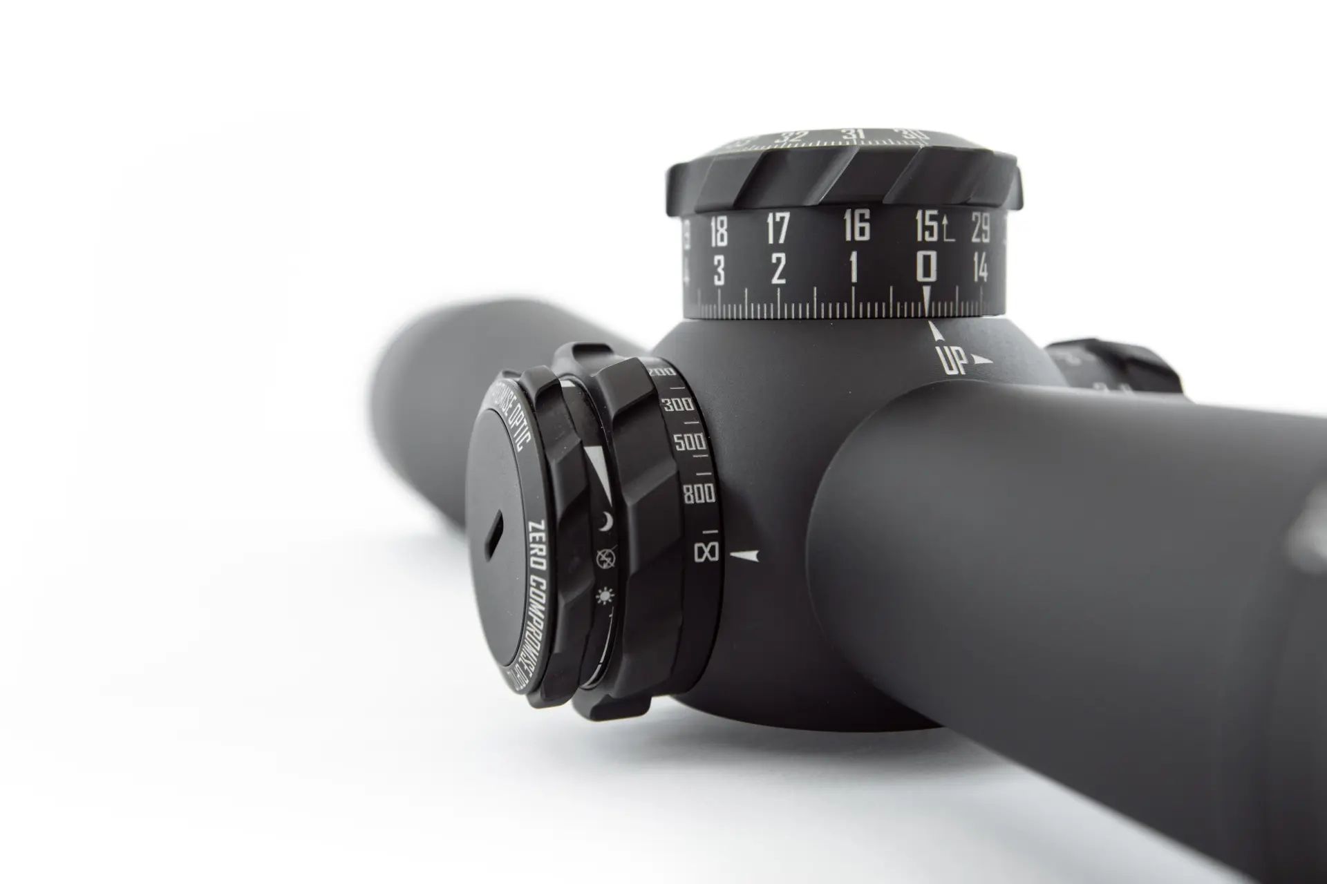 ������ ZCO ZC840 8-40x56 FFP CCW 0.1MIL (����� Tremor5) � ����������