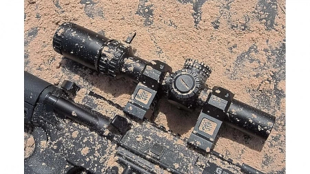 ������ Swampfox Arrowhead LPVO 1-8x24 SFP Green (����� Guerrilla Dot BDC) � ����������