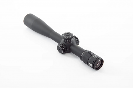 ������ ZCO ZC840 8-40x56 FFP CCW 0.1MIL (����� Tremor5) � ����������